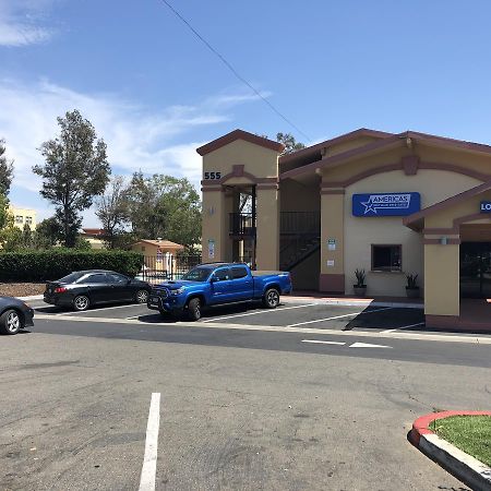 Americas Best Value Inn & Suites Escondido Exterior photo