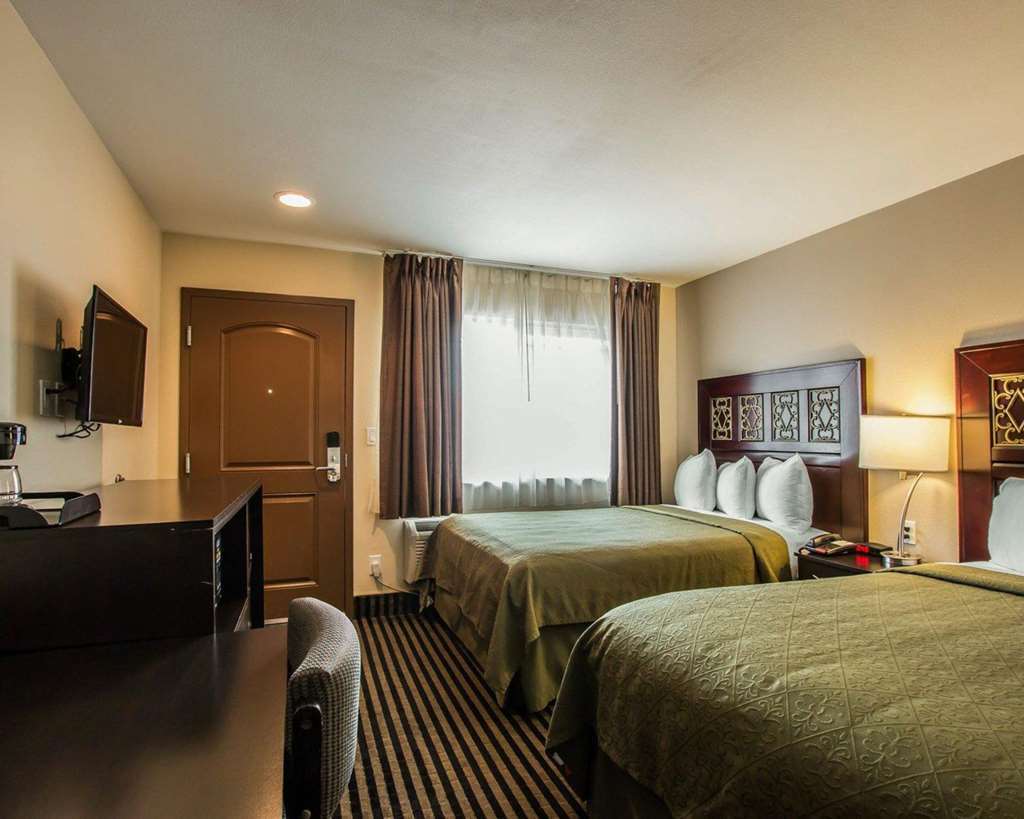 Americas Best Value Inn & Suites Escondido Room photo