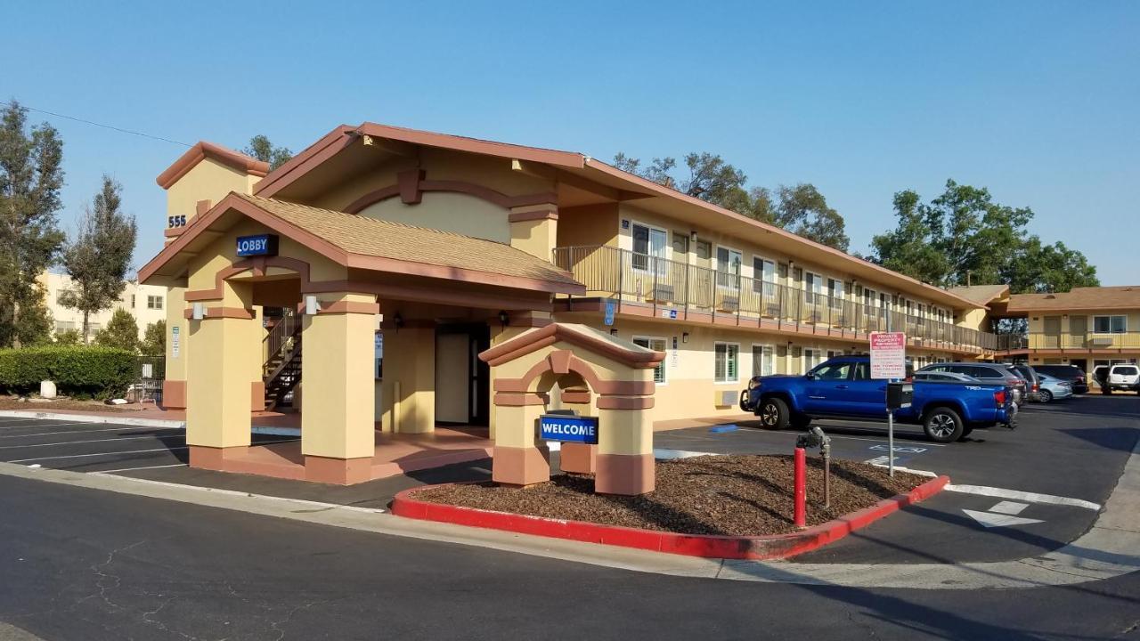 Americas Best Value Inn & Suites Escondido Exterior photo