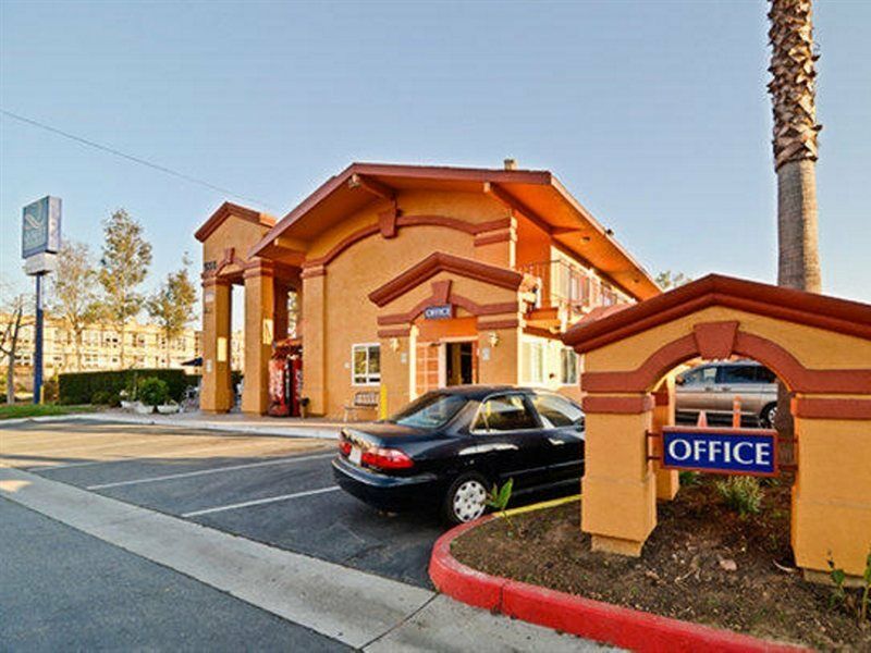 Americas Best Value Inn & Suites Escondido Exterior photo